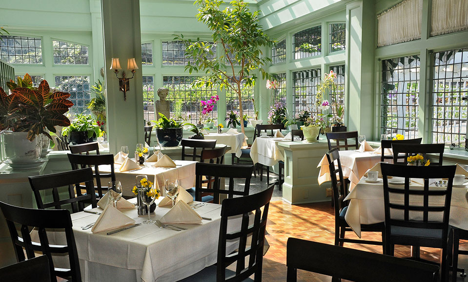 The Dining Room Restaurant Butchart Gardens